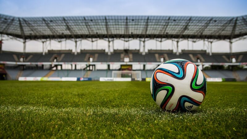 O jogo de futebol de hoje à noite vai ser o melhor de todos
